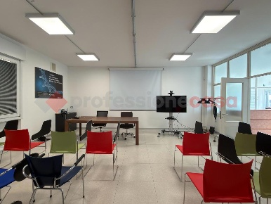 Foto Ufficio a Arezzo Pescaiola di 449 m² con 8 locali in affitto