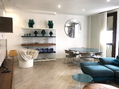 Foto Appartamento in Via Maqueda 278, Palermo Tribunale di 120 m²