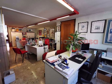Foto Ufficio in Via Vittorio Veneto 23, Casaleone Centro di 65 m²