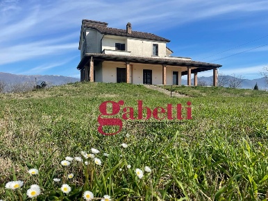 Foto Villa singola in Via Gramsci snc, Alife di 300 m² con 8 locali