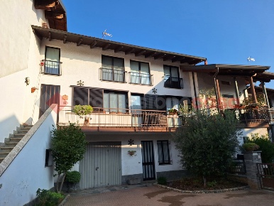 Foto Casa indipendente in Jaan De Fernex, Cressa Centro di 278 m²