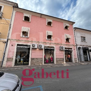 Foto Negozio in Luigi Ferritto, Piedimonte Matese di 214 m² con 2 locali