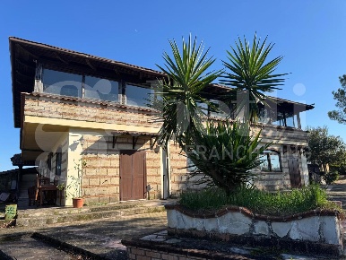 Foto Villa singola in Strada Provinciale 235 snc, Caiazzo di 600 m²
