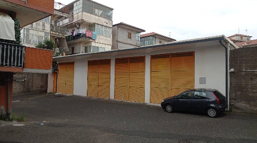 Foto Capannone industriale in aldo moro, Aci Sant'Antonio Centro di 800 m²