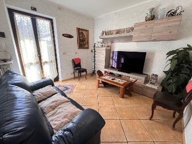 Foto Appartamento in Via RIVALTA 1, Beinasco Centro di 250 m² con 8 locali