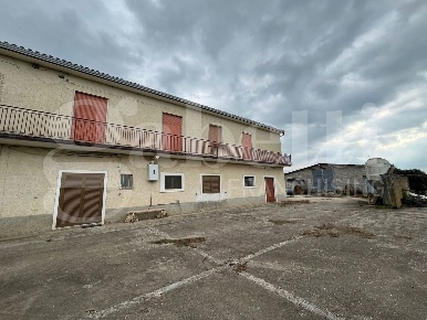 Foto Casa indipendente in Via Volturno 29, Alife Centro di 300 m²