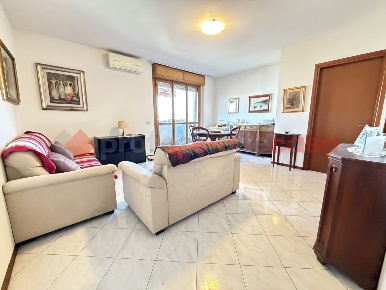 Foto Appartamento in Via Salvo D'acquisto 1, Cesano Boscone Centro