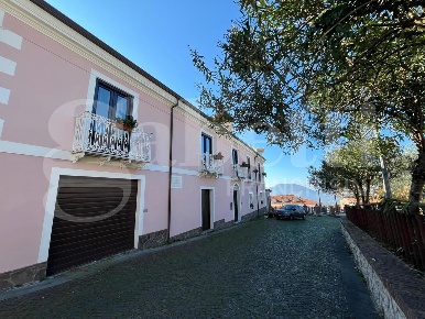 Foto Villa singola in Piazza Umberto I 32, Raviscanina di 384 m² in vendita