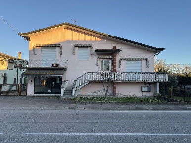 Foto Appartamento in Via STRADONA SNC, Merlara Centro di 532 m² in vendita