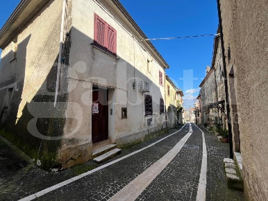 Foto Casa indipendente in Cesare Battisti, Alvignano di 160 m² con 6 locali