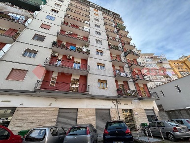 Foto Appartamento in Via Pola 72, Taranto Tre Carrare di 81 m² con 2 locali