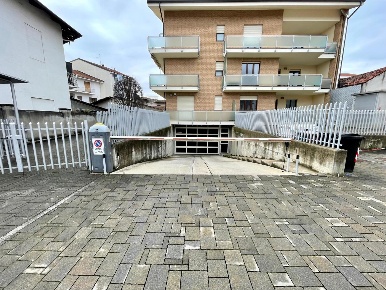 Foto Box in Via Gandino 70, Bra Centro di 16 m² con 1 locali in vendita
