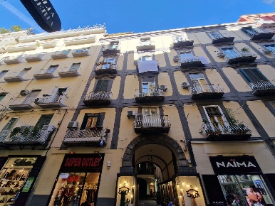 Foto Appartamento in Via Chiaia 209, Napoli Monte di Dio di 120 m²
