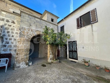 Foto Casa indipendente in Gorizia, Alvignano di 267 m² con 8 locali