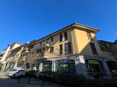 Foto Appartamento in Via Marconi, Seveso Centro di 95 m² con 3 locali