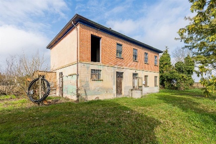 Foto Rustico in Via Purgatorio, Lugo di 244 m² con 6 locali in vendita