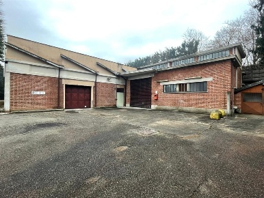 Foto Capannone industriale in Via Matteotti, Buguggiate di 1500 m²