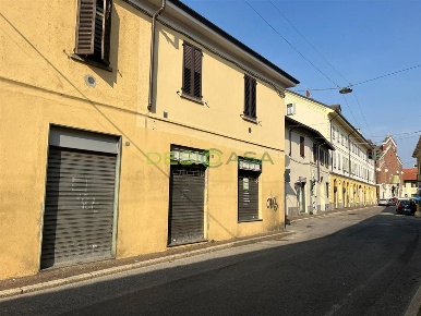 Foto Negozio in via lampugnani, Desio di 65 m² con 1 locali in vendita