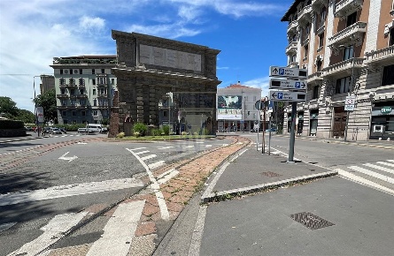 Foto Negozio in Viale Montenero, Milano Porta Romana - Medaglie d'Oro