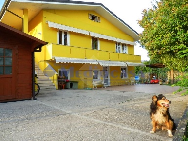 Foto Villa bifamiliare in Via Santa Lucia, Lendinara di 375 m² in vendita