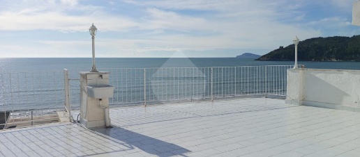 Foto Attico in Via guglielmo marconi, Minturno di 170 m² con 11 locali