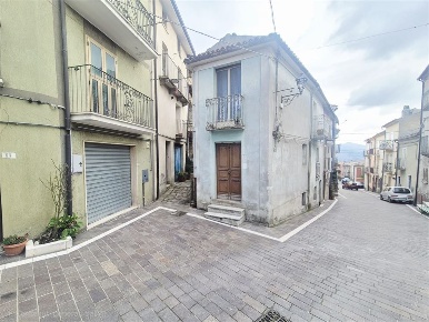 Foto Case semi ndipendenti in Via Roma, Guilmi di 103 m² con 5 locali