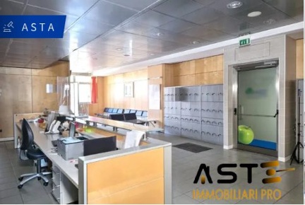 Foto Ufficio in Via Roma, Torri di Quartesolo Centro di 446 m² in vendita