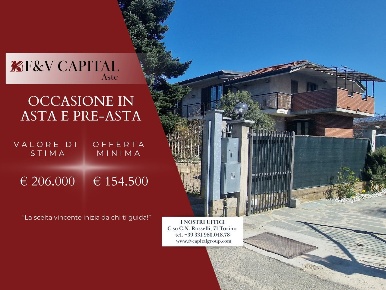 Foto Villa unifamiliare in Via Pinerolo, Frossasco Centro di 232 m²