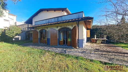 Foto Rustico in Viale Italia, Villafranca in Lunigiana di 125 m² in vendita