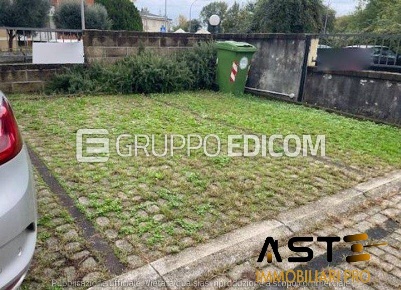 Foto Locale commerciale in Via Veneto, Bassano del Grappa Centro di 8 m²