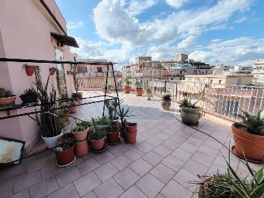 Foto Appartamento in Via Filisto, Siracusa Tica - Zecchino con 6 locali