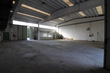 Foto Magazzino a Sommariva Perno con 2 locali in affitto