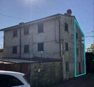 Foto Appartamento a Carrara Avenza di 75 m² con 4 locali in vendita