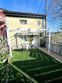 Foto Casa indipendente a Massa Puliche di 60 m² con 2 locali in vendita