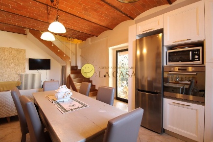 Foto Casa indipendente a Reggello di 158 m² con 7 locali in vendita