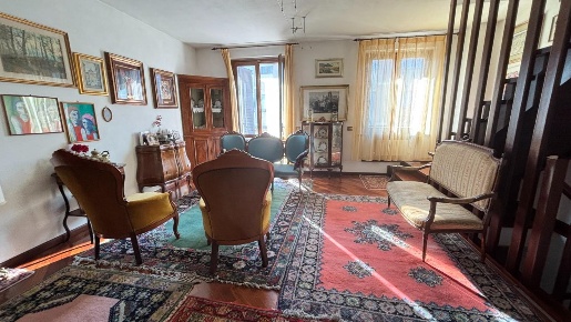 Foto Villa unifamiliare a Cascina Semicentro di 150 m² con 7 locali