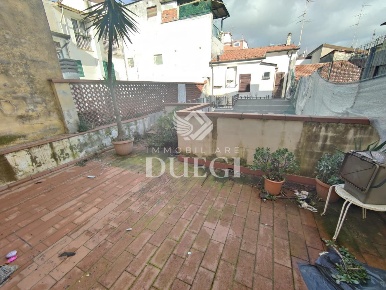 Foto Casa indipendente a Viareggio Centro di 270 m² con 7 locali in vendita