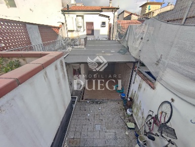 Foto Casa indipendente a Viareggio Centro di 270 m² con 7 locali in vendita