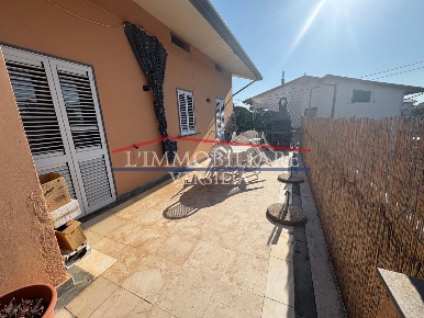 Foto Appartamento a Montignoso Cinquale di 200 m² con 5 locali in vendita