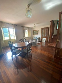 Foto Villa unifamiliare a Pisa Porta a Lucca di 500 m² con 13 locali