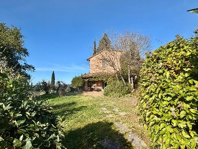Foto Villa unifamiliare a San Miniato Centro Storico di 224 m² con 8 locali