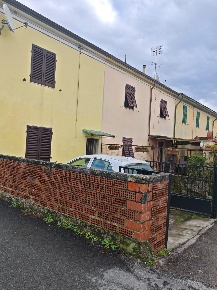 Foto Casa indipendente a Carrara Avenza di 84 m² con 3 locali in vendita