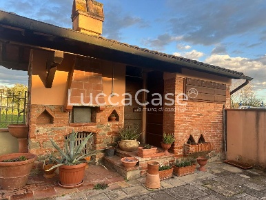 Foto Casa indipendente a Porcari Centro di 280 m² con 15 locali in vendita