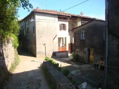 Foto Casa indipendente a Camaiore Camaiore Paese di 55 m² con 4 locali