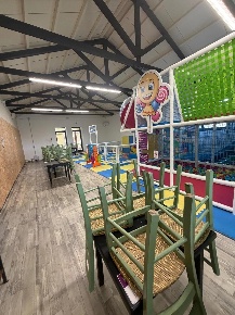 Foto Locale commerciale a La Spezia Centro Storico di 300 m² con 3 locali