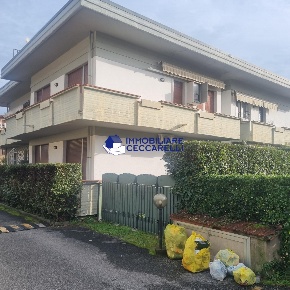 Foto Appartamento a Massa Marina di Massa Centro di 60 m² con 4 locali