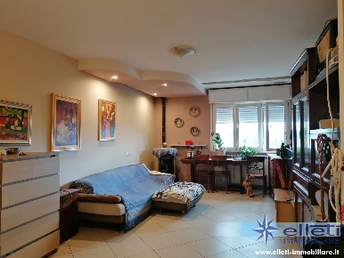 Foto Appartamento a Carrara Avenza di 104 m² con 5 locali in vendita