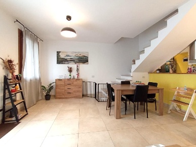 Foto Villa a schiera a Cascina Navacchio Nord - Zambra di 108 m² in vendita