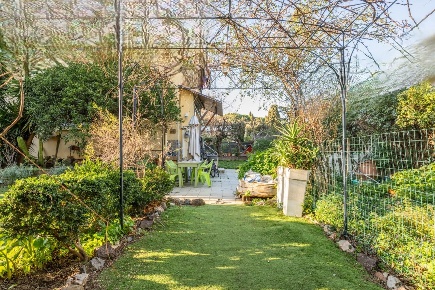 Foto Appartamento a Livorno Coteto di 95 m² con 4 locali in vendita