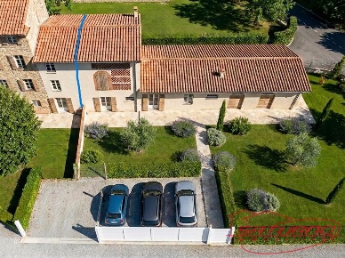 Foto Villa bifamiliare a Capannori Verciano - Guamo di 170 m² con 5 locali